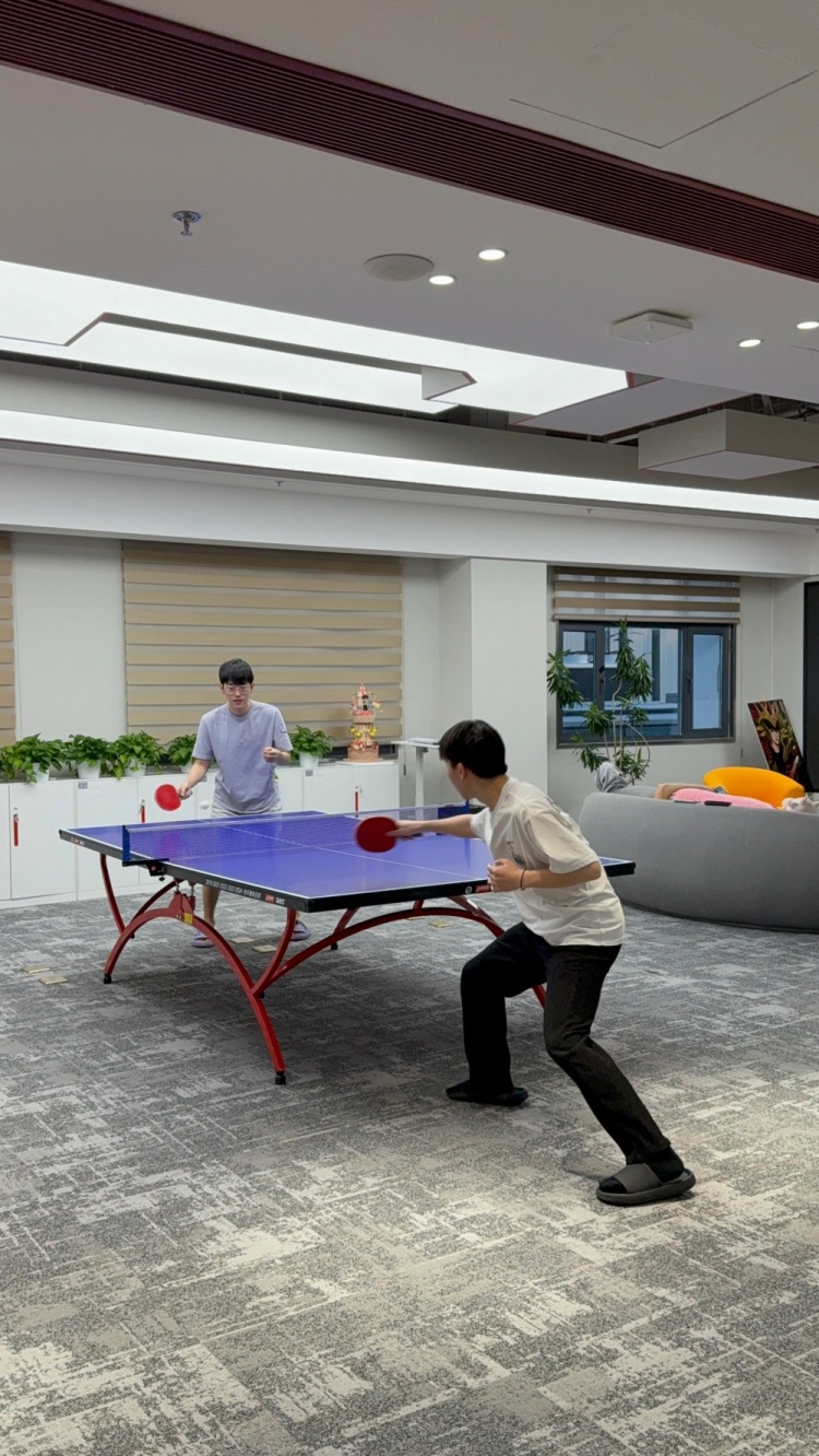 不仅展现了